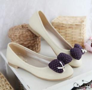 Chaussures ballerine blanche avec noeud violet  point blanc kawaii